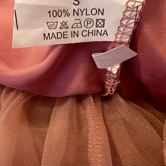 2 small tutus for dress ups/halloween/ dance/ ballet/ ballerina 
Pink & white - Picture 4 of 5